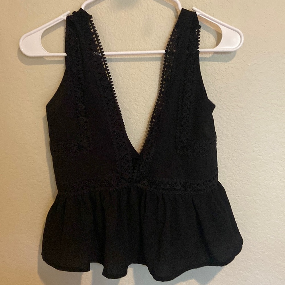 SHEIN top size Small. Good condition. Didn’t fit too low cut